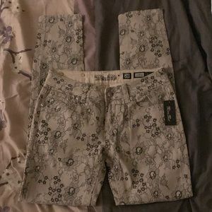 COPY - NWT Miss Me Lace print off white pants size 28